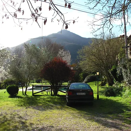 אכסניה Turistico Valdebaro Camaleño