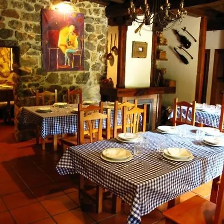 אכסניה Turistico Valdebaro